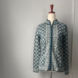 Classic Alpaca Blue & White Patterned ZipUp Sweater Small Baby Alpaca Cardigan